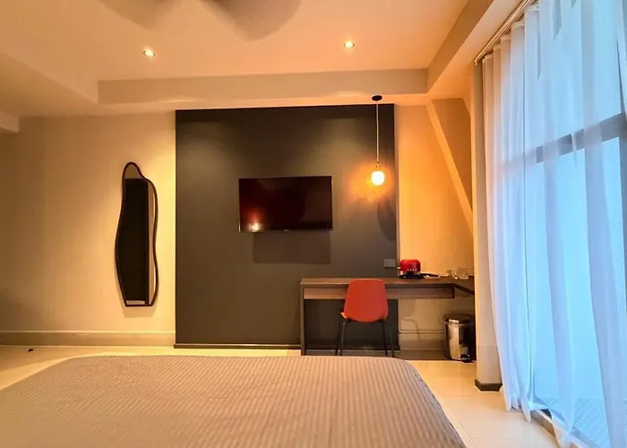 別墅 Luxury Loft 3br Sleeps 10 Near Bts Silom *