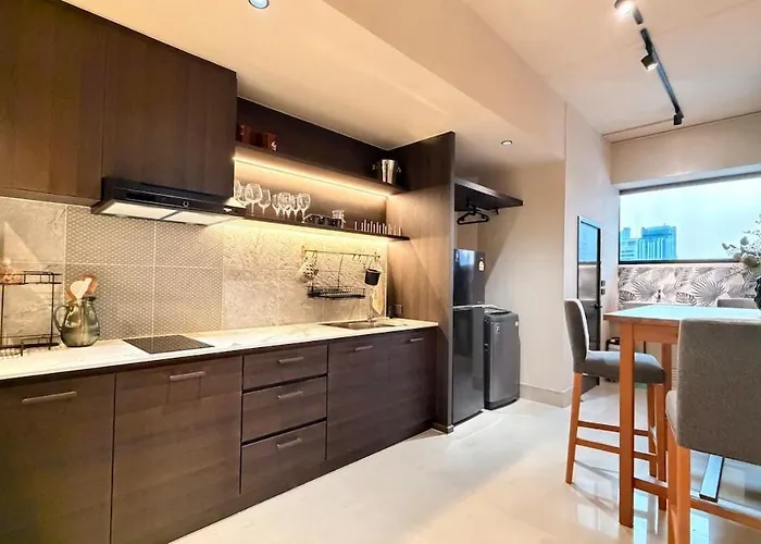 Luxury Loft 3br Sleeps 10 Near Bts Silom 曼谷